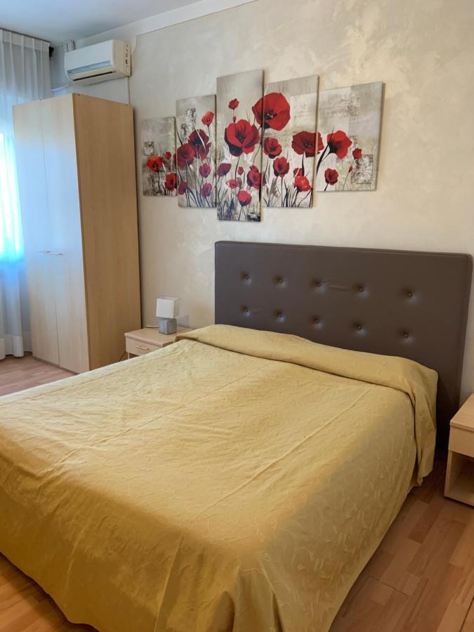 La Lanterna Hotel Garda  Exterior photo